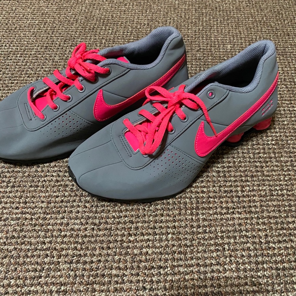 Pink/gray nike shox wore once